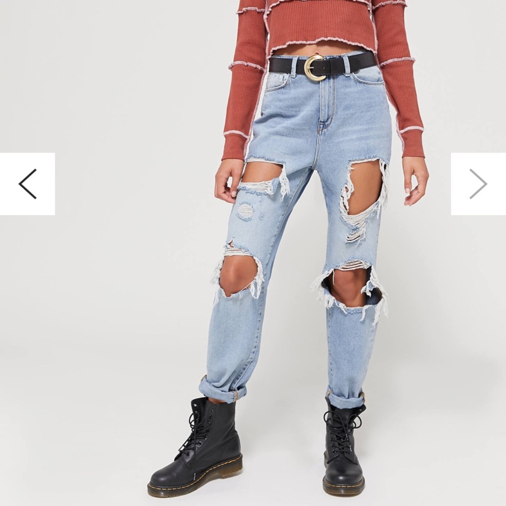 BDG High-Waisted Mom Jean - Destroyed Light Wash